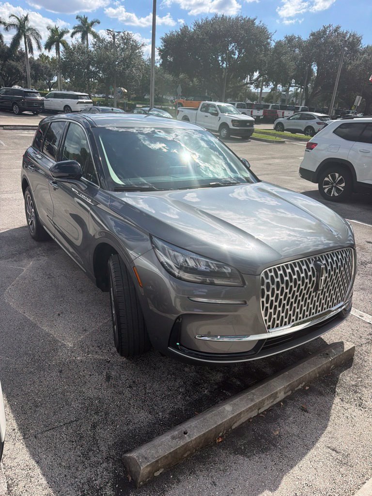 Used 2023 Lincoln Corsair FWD image 1