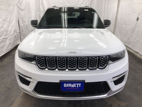 Certified 2025 Jeep Grand Cherokee Summit w/ Luxury Tech Group V image 7