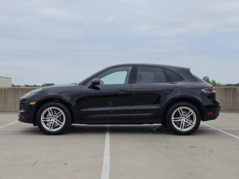 Certified 2026 Porsche Macan AWD/4WD image 2