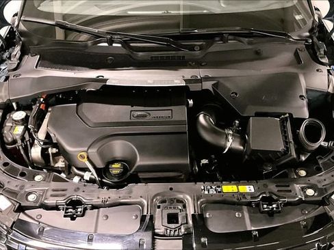 Certified 2026 Land Rover Range Rover Evoque Dynamic SE AWD/4WD image 9