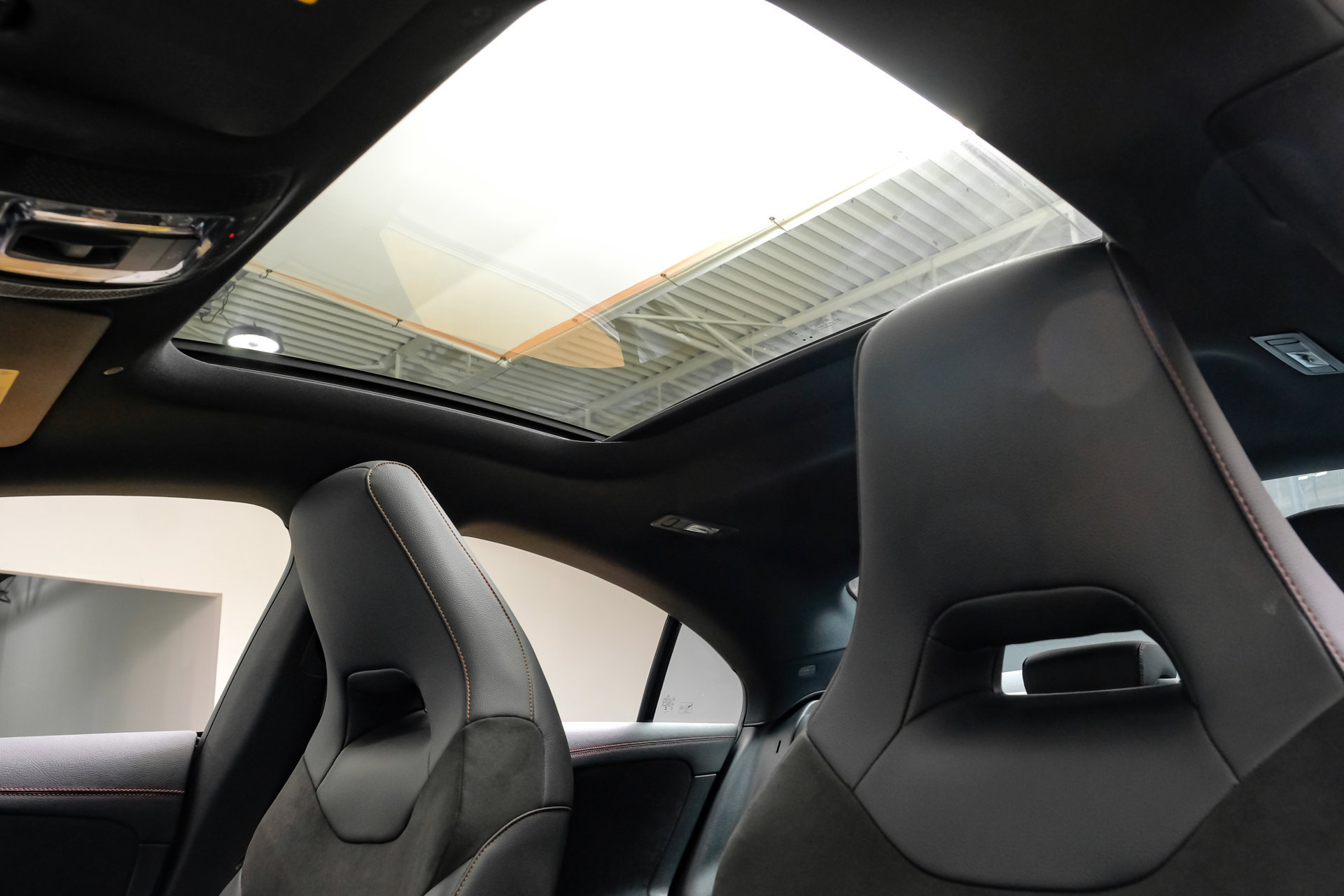 Used 2025 Mercedes-Benz CLA 250 w/ AMG Night Package image 5