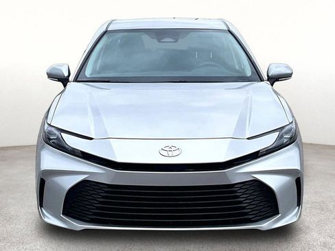 Used 2025 Toyota Camry LE FWD image 4