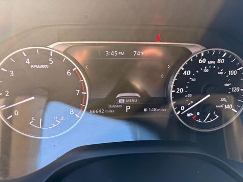 Used 2022 Nissan Rogue SV w/ SV Premium Package image 31