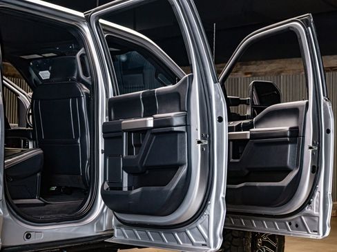 Used 2022 Ford F350 Platinum w/ FX4 Off-Road Package image 33