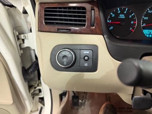 Used 2008 Chevrolet Impala LT w/ Luxury Edition Package image 16