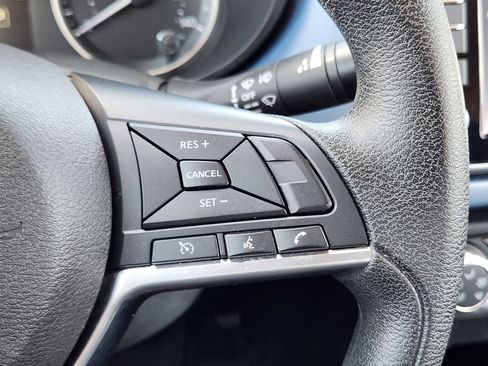 Used 2025 Nissan Versa SV FWD image 28