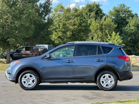 Used 2014 Toyota RAV4 LE AWD/4WD image 2