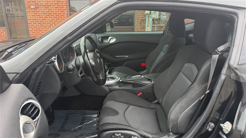 Used 2014 Nissan 370Z Coupe w/ Sport Package RWD image 10