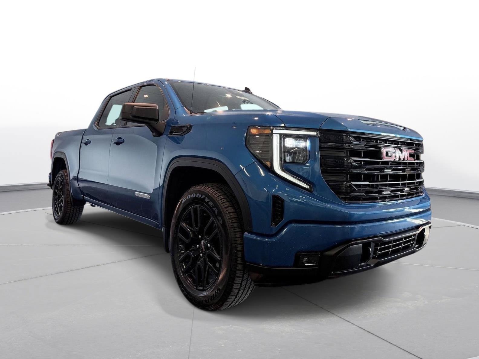 Used 2024 GMC Sierra 1500 Elevation AWD/4WD image 9