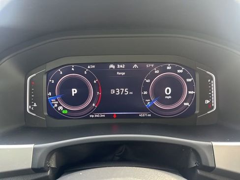 Used 2023 Volkswagen Atlas Cross Sport SE w/ Black Wheel Package image 15