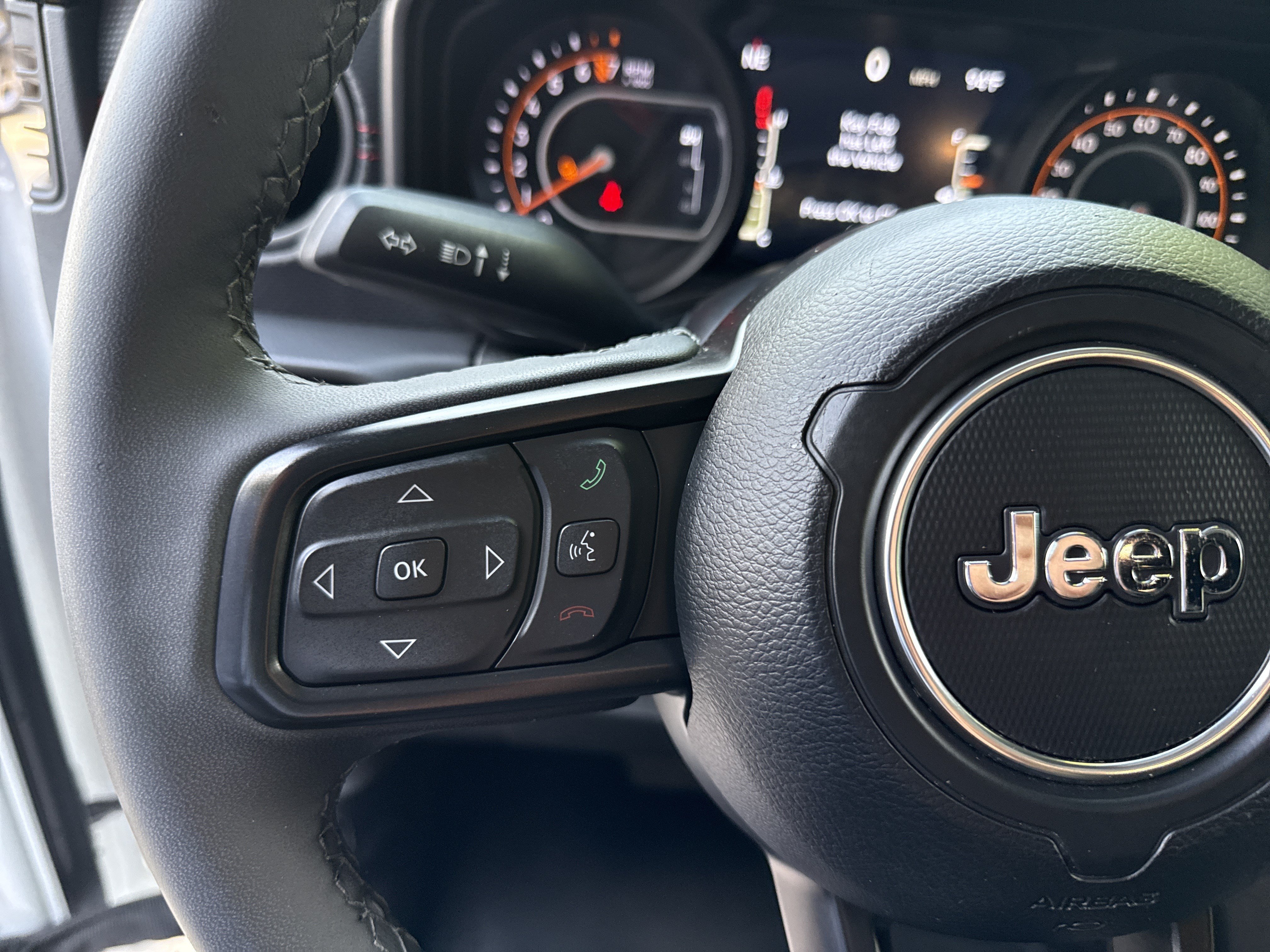 Used 2026 Jeep Gladiator Rubicon AWD/4WD image 25