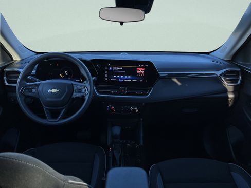 Used 2025 Chevrolet TrailBlazer LT w/ Driver Confidence Package image 25