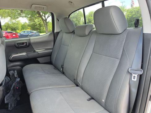 Used 2016 Toyota Tacoma SR5 RWD image 23