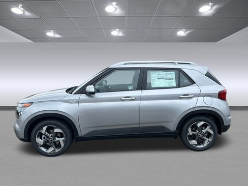 New 2025 Hyundai Venue SEL image 4