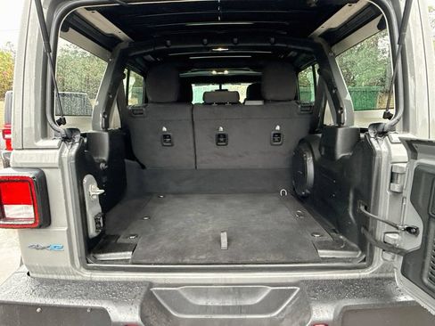 Used 2023 Jeep Wrangler Unlimited w/ Sun & Screen Package AWD/4WD image 30