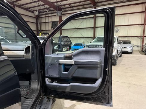Used 2022 Ford F250 Lariat w/ Lariat Ultimate Package AWD/4WD image 24