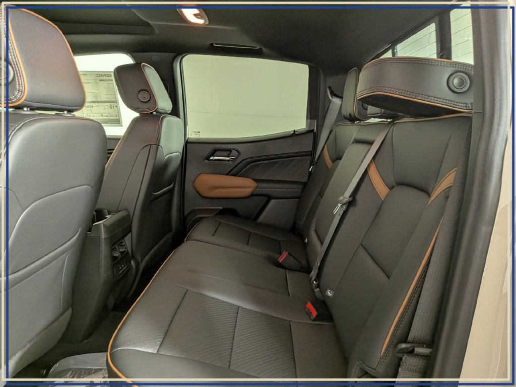 New 2026 GMC Canyon AT4 w/ Technology Plus Package AWD/4WD image 31