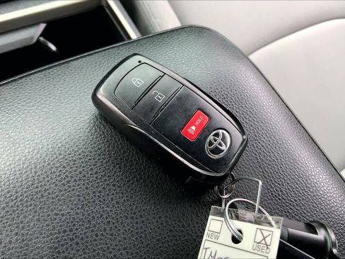 Used 2026 Toyota Tacoma SR5 image 13