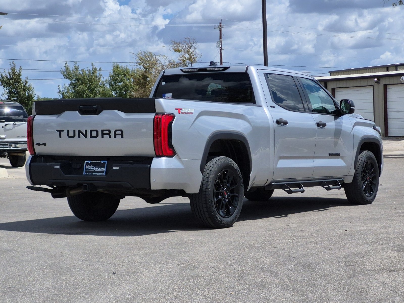 Used 2023 Toyota Tundra SR5 w/ SR5 Convenience Package AWD/4WD image 5