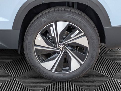 New 2026 Volkswagen Taos SE AWD/4WD image 9