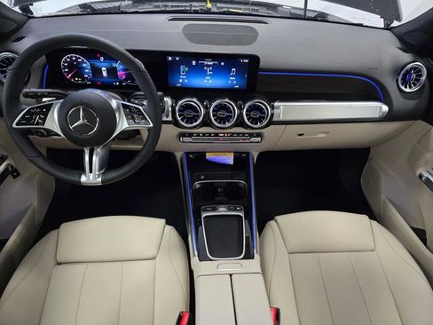New 2026 Mercedes-Benz GLB 250 4MATIC image 17