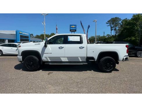 Used 2022 Chevrolet Silverado 3500 High Country w/ Technology Package AWD/4WD image 5