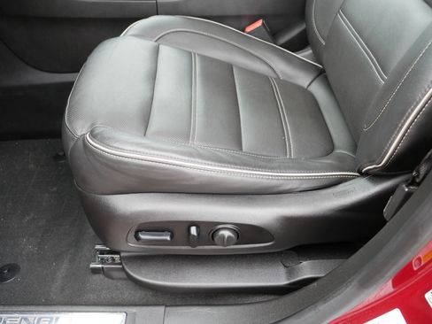 Used 2018 GMC Acadia Denali image 20