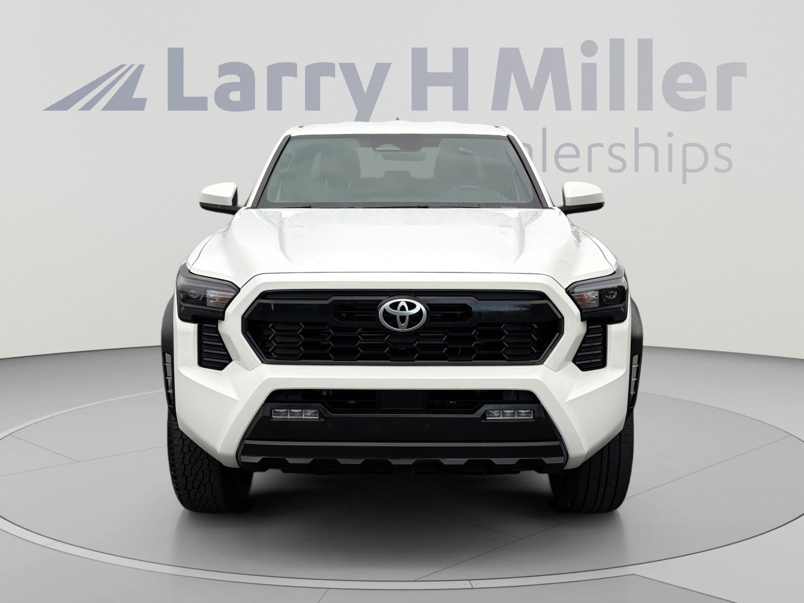 Used 2024 Toyota Tacoma TRD Off-Road AWD/4WD image 8