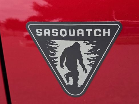 New 2025 Ford Bronco 2-Door w/ Sasquatch Package AWD/4WD image 8
