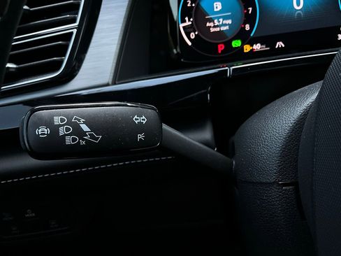 Used 2024 Volkswagen Atlas Cross Sport SE image 37