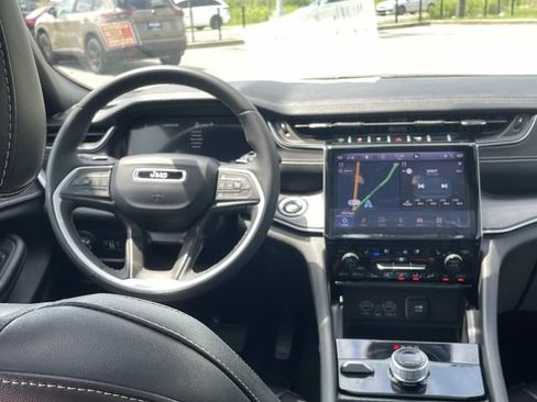 Used 2024 Jeep Grand Cherokee L Limited w/ Luxury Tech Group II AWD/4WD image 12