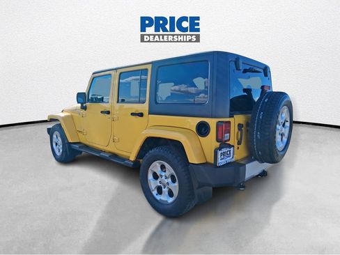 Used 2015 Jeep Wrangler Unlimited Sahara w/ Connectivity Group image 7