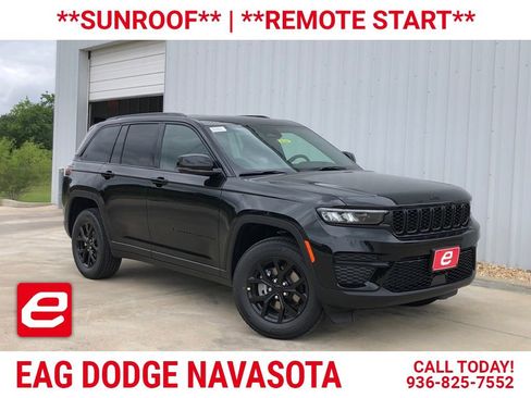 New 2025 Jeep Grand Cherokee Altitude image 1