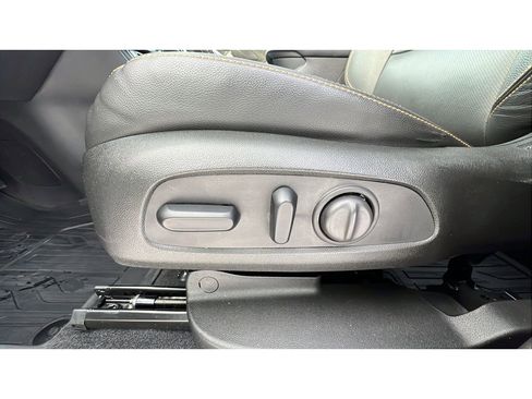 Used 2021 GMC Terrain SLT w/ Infotainment Package II image 17