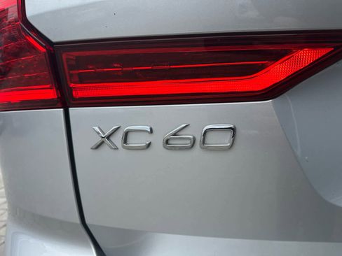 Used 2021 Volvo XC60 T6 Inscription AWD/4WD image 32