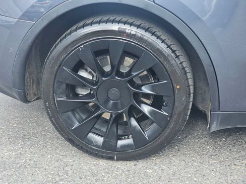 Used 2021 Tesla Model Y Long Range AWD/4WD image 9