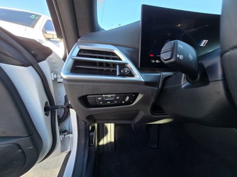 Used 2025 BMW i4 eDrive40 image 13