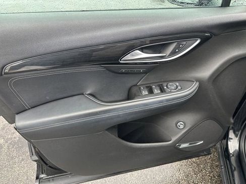 Used 2022 Buick Envision Essence w/ Technology Package I image 14