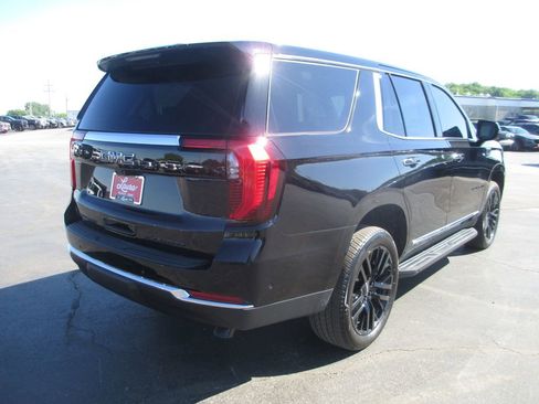 Used 2025 GMC Yukon Elevation w/ Elevation Premium Package AWD/4WD image 5