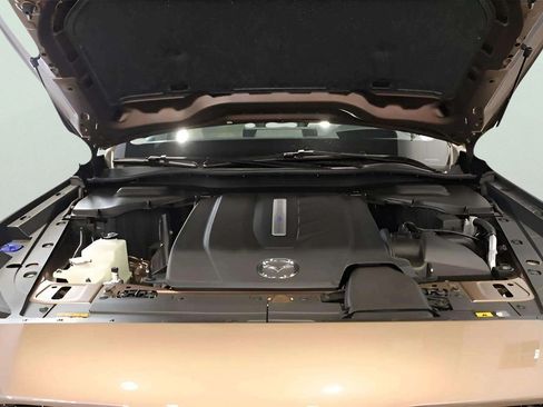 Used 2025 MAZDA CX-70 Plug-In Hybrid w/ Premium Pkg AWD/4WD image 16