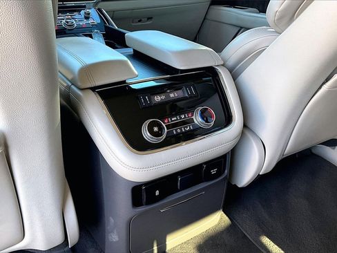 Used 2019 Lincoln Navigator Select image 31