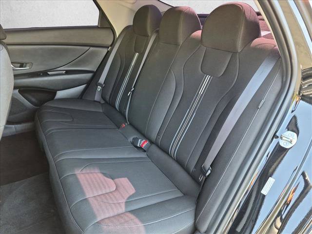 Used 2024 Hyundai Elantra Blue FWD image 17