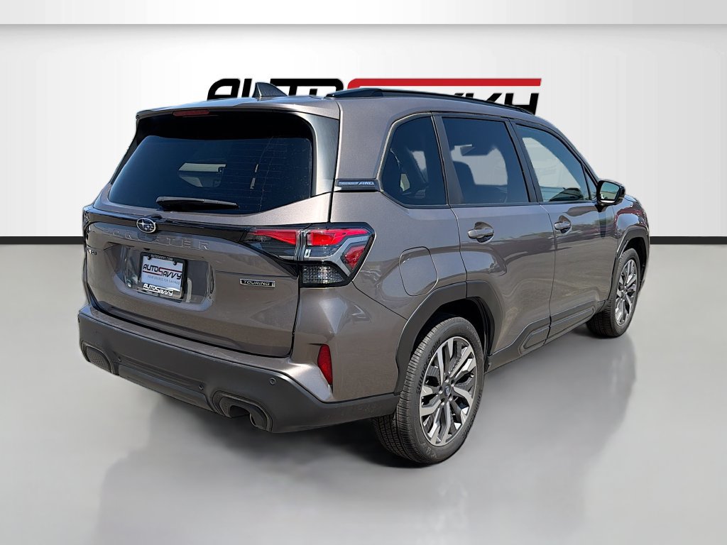 Used 2025 Subaru Forester Touring AWD/4WD image 7