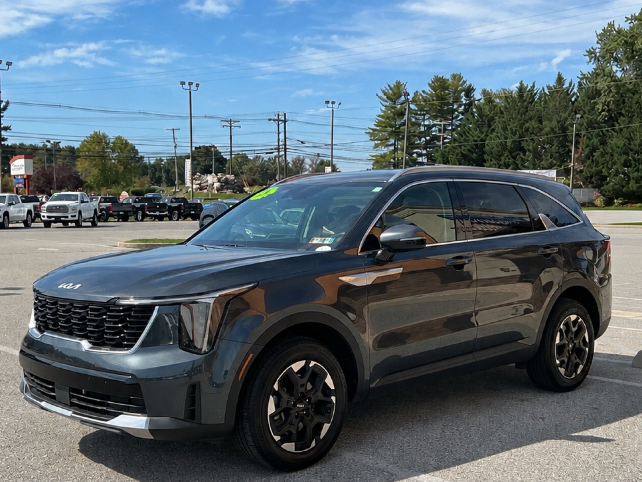Used 2025 Kia Sorento S AWD/4WD image 25