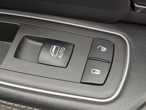 Used 2022 RAM 2500 Limited AWD/4WD image 34