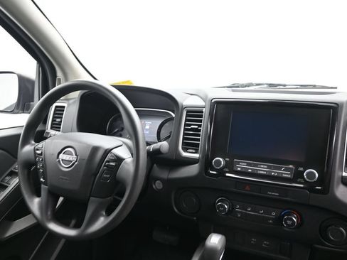 Used 2022 Nissan Frontier SV RWD image 17