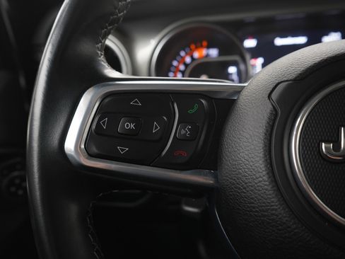 Used 2021 Jeep Wrangler Unlimited Sahara w/ Uconnect 4C Nav & Sound Group AWD/4WD image 24