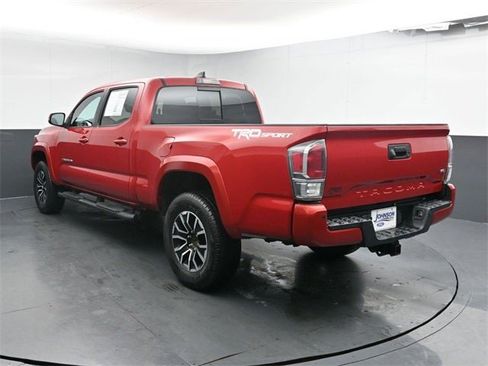 Used 2022 Toyota Tacoma TRD Sport image 11