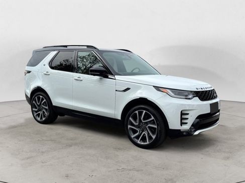 Used 2025 Land Rover Discovery Dynamic SE AWD/4WD image 2