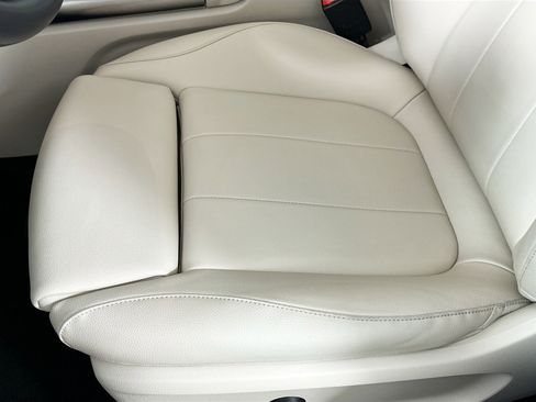 Certified 2022 Mercedes-Benz GLA 250 4MATIC image 25